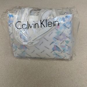 Calvin Klein, 13" x 9" x 5.5", multicolored
